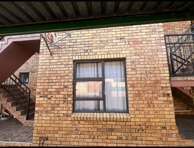 2 BEDROOM APARTMENT BLOCK FOR SALE IN HEIDELBERG CENTRAL